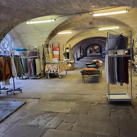 Apartment Uzes, Au Coeur Du Centre Medieval Le Logis Du Consul Un Bien D'exception Du Xvieme Siecle