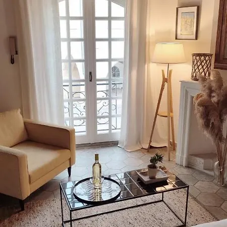 Uzes, Au Coeur Du Centre Medieval Le Logis Du Consul Un Bien D'exception Du Xvieme Siecle Apartament