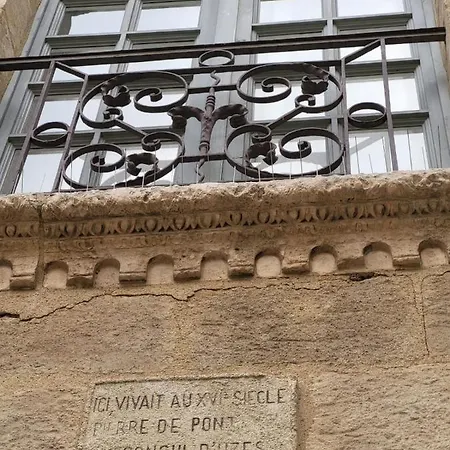 Apartament Uzes, Au Coeur Du Centre Medieval Le Logis Du Consul Un Bien D'exception Du Xvieme Siecle *