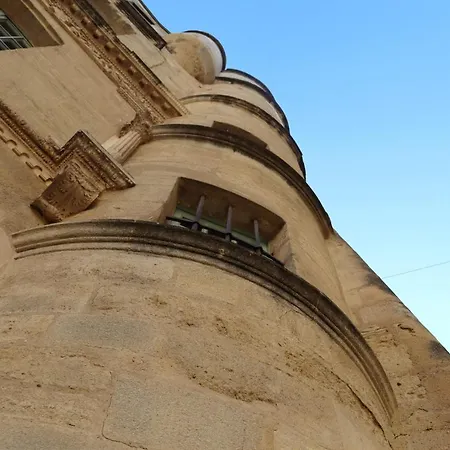Apartment Uzes, Au Coeur Du Centre Medieval Le Logis Du Consul Un Bien D'exception Du Xvieme Siecle