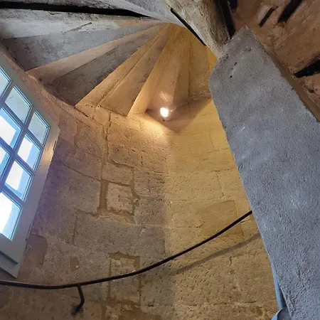 Uzes, Au Coeur Du Centre Medieval Le Logis Du Consul Un Bien D'exception Du Xvieme Siecle *